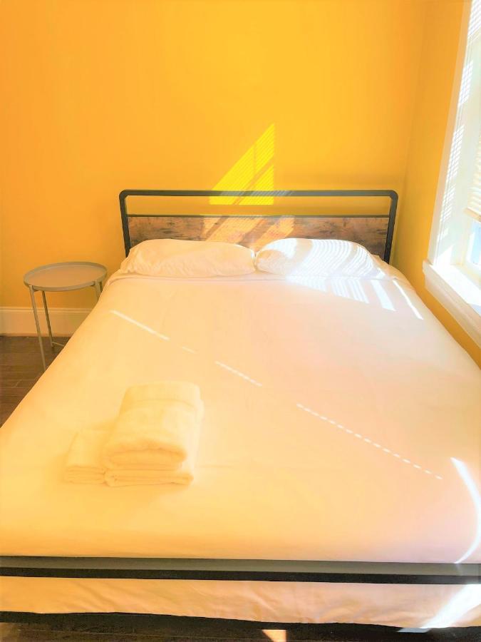 Retired Convenient In West Homestay Philadelphia