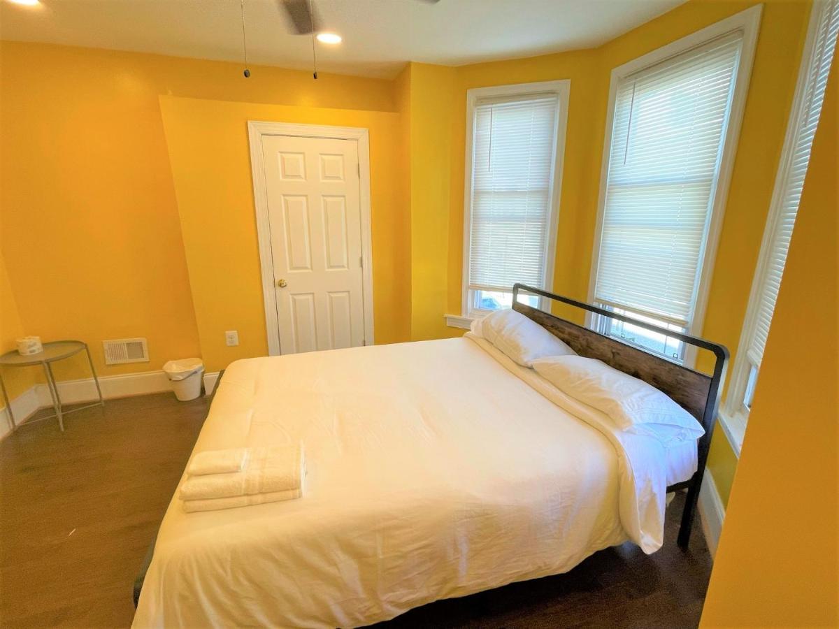 Retired Convenient In West Homestay Philadelphia